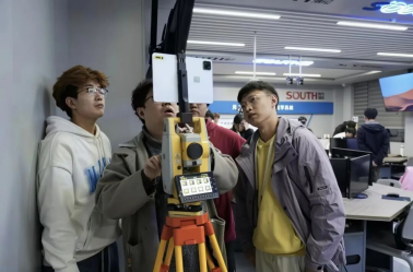 南方测绘信息北斗时空产业学院社团开展“实景孪生、智绘未来”智能测绘创新大赛